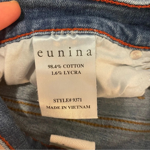 Eunina Blue Jean Shorts - Picture 5 of 7